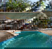 Palm Court Budget Motel Hostel/Backpackers - Redcliffe Tourism