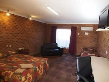 Cobar Town And Country Motor Inn - Redcliffe Tourism 5