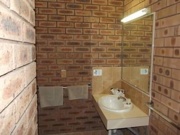 Cobar Town And Country Motor Inn - Redcliffe Tourism 2