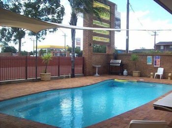 Cobar Town And Country Motor Inn - Redcliffe Tourism 1