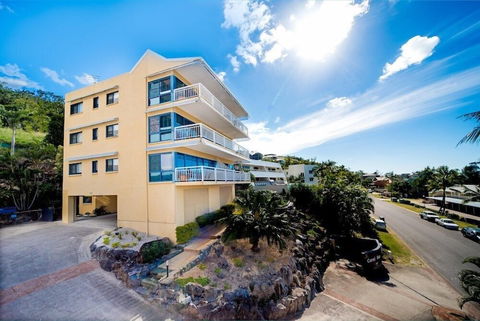 Coral Sea Vista Apartments - Redcliffe Tourism 1