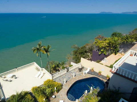 A Villa Gail - Redcliffe Tourism 2