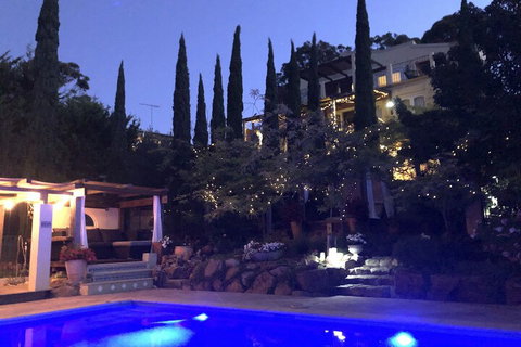 Villa Mallorca - Redcliffe Tourism 3