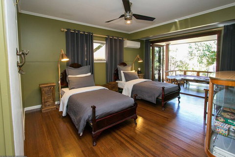 The Beachside Cottages - Redcliffe Tourism 1