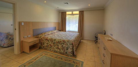 Cooma Motor Lodge Motel - Redcliffe Tourism 0