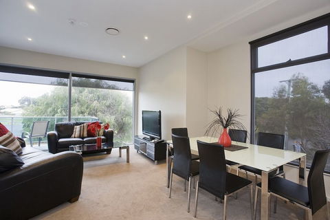 Bell Street Apartments Torquay - Redcliffe Tourism 3