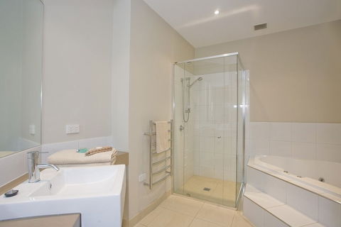 Bell Street Apartments Torquay - Redcliffe Tourism 2