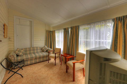 Acacia Bed & Breakfast - Redcliffe Tourism 7