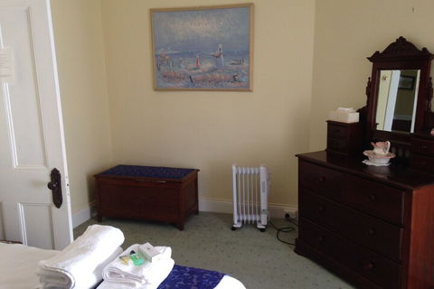 Acacia Bed & Breakfast - Redcliffe Tourism 2