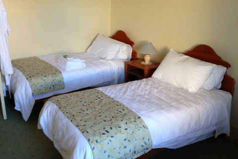 Acacia Bed & Breakfast - Redcliffe Tourism 1