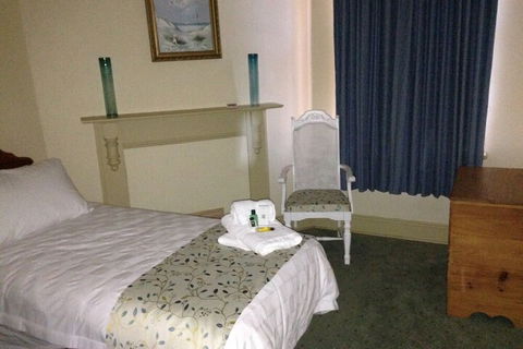 Acacia Bed & Breakfast - Redcliffe Tourism 6