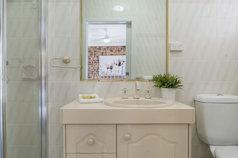 Richmond Motor Inn - Redcliffe Tourism 4