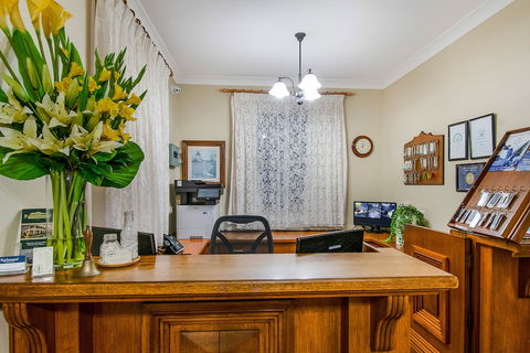 Richmond Motor Inn - Redcliffe Tourism 3