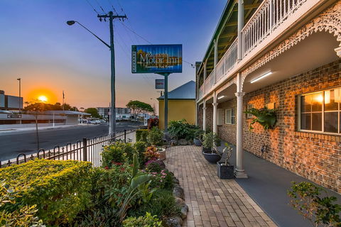 Richmond Motor Inn - Redcliffe Tourism 0