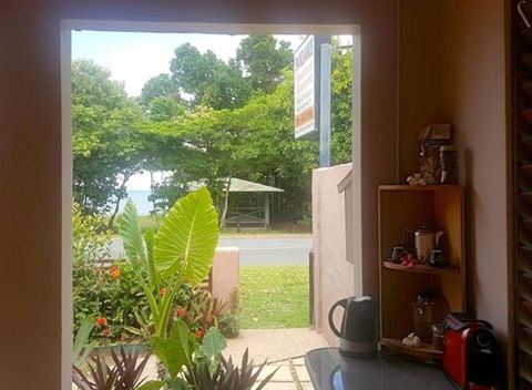Pandanus Holiday Apartments - Redcliffe Tourism 3