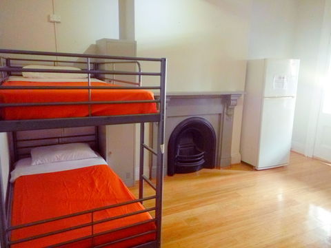 Asylum Sydney Backpackers Hostel - Redcliffe Tourism 1