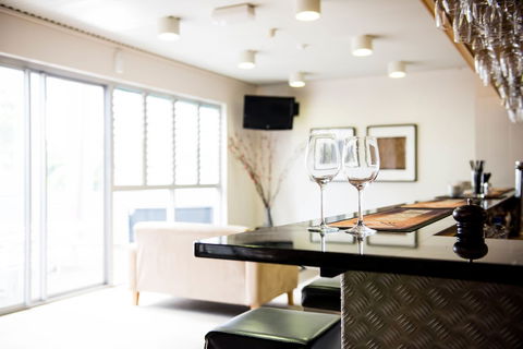 Capella Coach Inn - Redcliffe Tourism 6