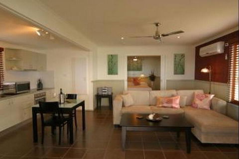 Kiama Harbour Cabins - Redcliffe Tourism 6