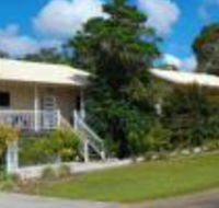 Tinaroo Sunset Retreat - Redcliffe Tourism