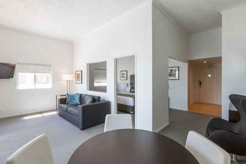 Ramada By Wyndham Hope Harbour - Redcliffe Tourism 5