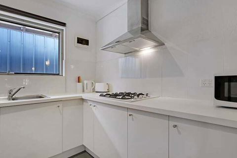 Adelaide Holiday Homes - Redcliffe Tourism 6