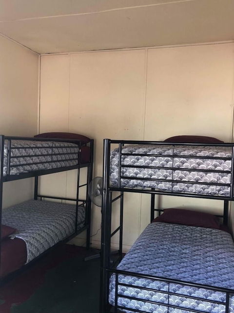 Glen Helen Lodge - Redcliffe Tourism 5