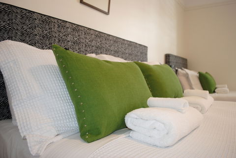 Edward Lodge Bed & Breakfast - Redcliffe Tourism 2