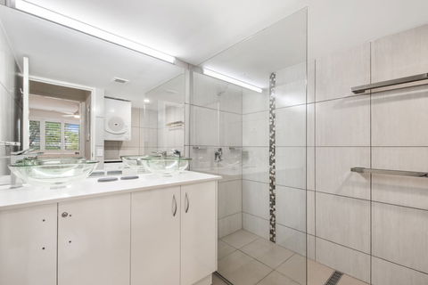 Alexandria Apartments - Redcliffe Tourism 4