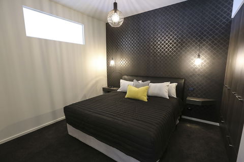 Indulge Apartments CBD - Redcliffe Tourism 3