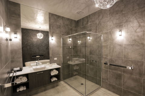 Indulge Apartments CBD - Redcliffe Tourism 4