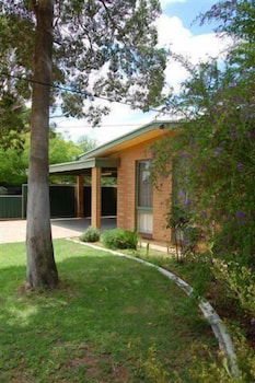 Aarinda Holiday Apartments - Redcliffe Tourism 6