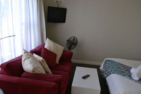 Ruby's Queenscliff - Redcliffe Tourism 0