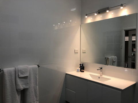 Amande Bed And Breakfast - Redcliffe Tourism 5