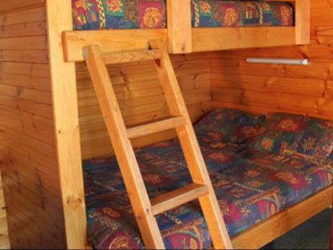 Snowbird Inn - Redcliffe Tourism 1