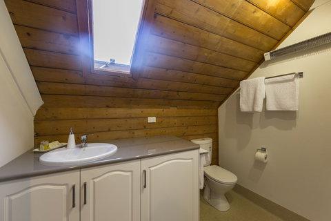 The Racecourse Inn - Redcliffe Tourism 3