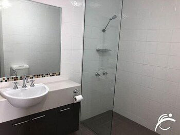 Coro Club Motel - Redcliffe Tourism 4