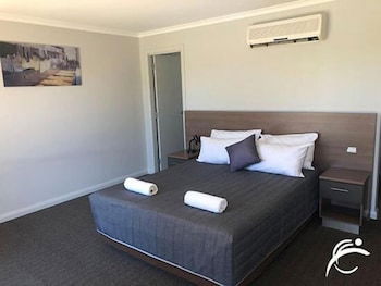 Coro Club Motel - Redcliffe Tourism 5