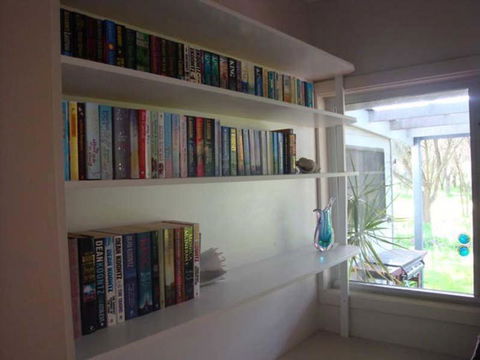 Absolute Waterfront Cottage - Redcliffe Tourism 1