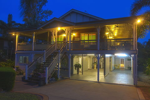 Driftwood Bed And Breakfast - Redcliffe Tourism 1