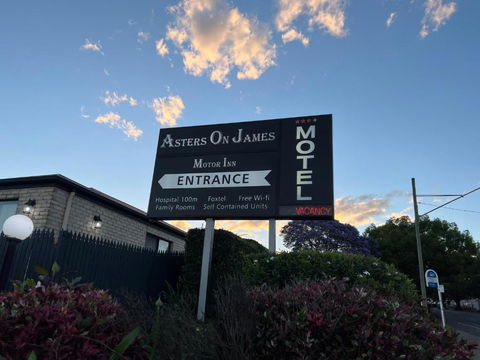 Asters On James Motor Inn - Redcliffe Tourism 2