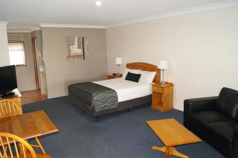 Asters On James Motor Inn - Redcliffe Tourism 6