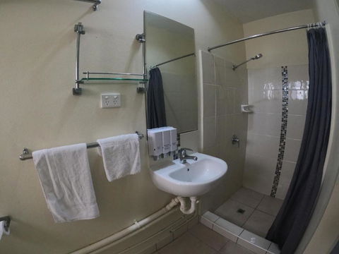 Coolabah Motel Townsville - Redcliffe Tourism 1