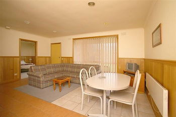 Apollo Bay Backpackers Lodge - Redcliffe Tourism 3