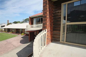 Apollo Bay Backpackers Lodge - Redcliffe Tourism 0