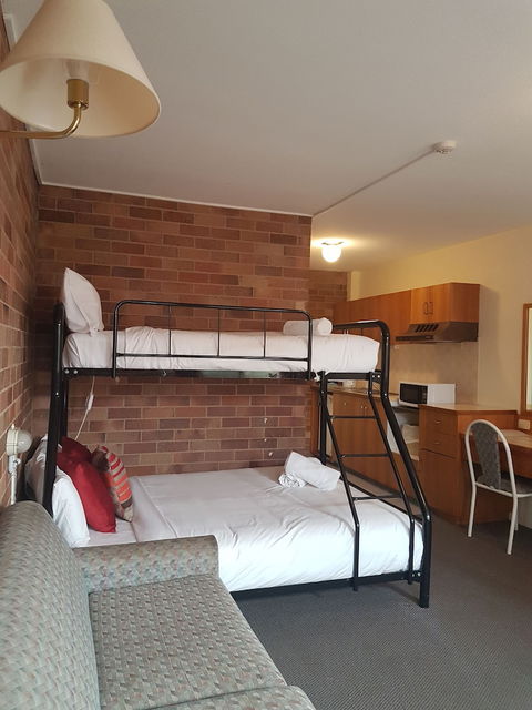 All Seasons Motel Armidale - Redcliffe Tourism 3