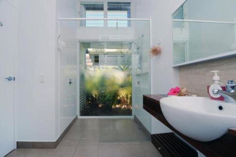 Hove To B & B - Redcliffe Tourism 5