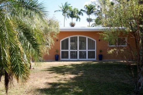 Jambala Beach House - Redcliffe Tourism 5