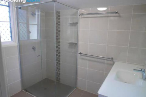 Wyndham Lodge - Redcliffe Tourism 6