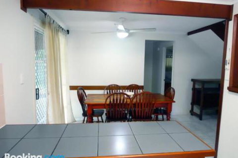 Wyndham Lodge - Redcliffe Tourism 4