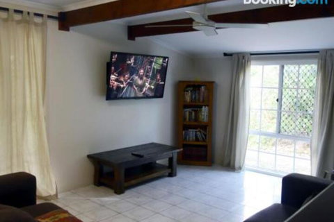 Wyndham Lodge - Redcliffe Tourism 3